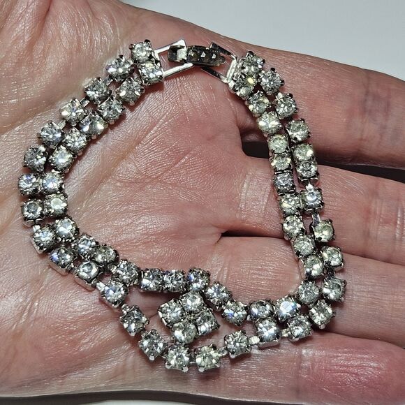 Silver Tone Vintage Clear Rhinestone Bracelet 7" - Picture 1 of 16